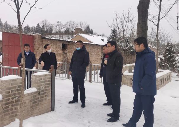 当好“四大员” 助力“五个化”——必一手机官方网站积极做好包抓共建村社文明创建工作(图2)