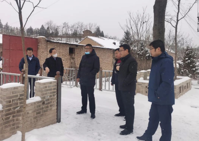 筑起安全墙 照亮乡村路——必一手机官方网站鼎力支持包抓共建村社文明创建工作(图6)
