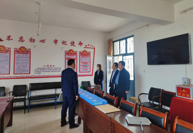 筑起安全墙 照亮乡村路——必一手机官方网站鼎力支持包抓共建村社文明创建工作(图9)