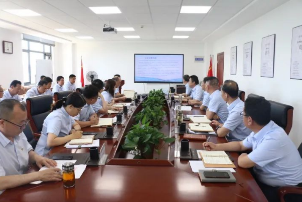 必一手机官方网站召开党委理论中心组集体学习会议(图2)
