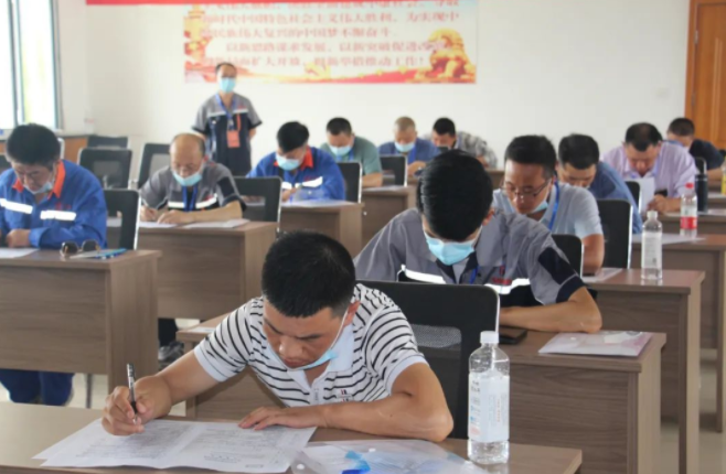 必一手机官方网站泓盛达公司在“焊工”技能大赛中取得好成绩(图2)
